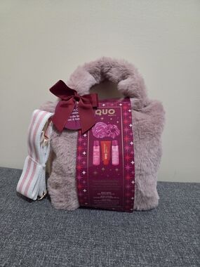 Quo Beauty Deluxe Bath Collection